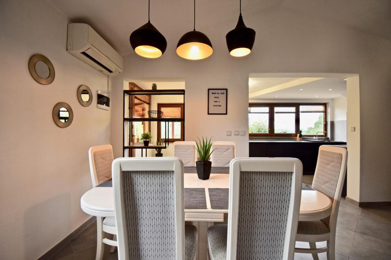 Relaxing Holiday House With Terrace Sea View Medulin Ngoại thất bức ảnh
