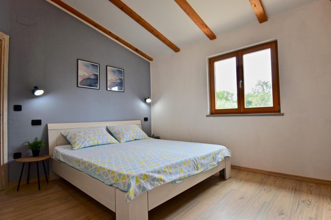 Relaxing Holiday House With Terrace Sea View Medulin Ngoại thất bức ảnh