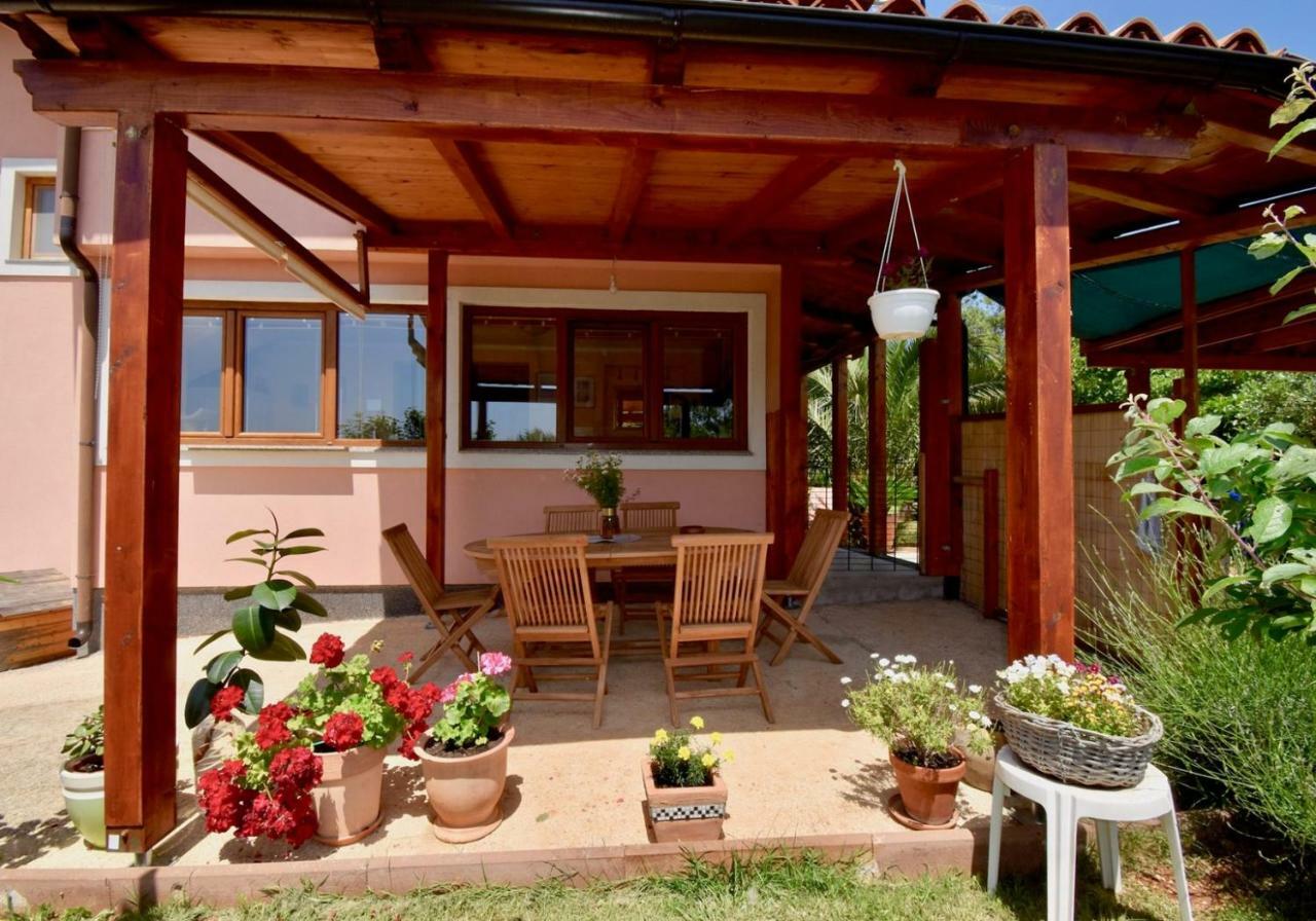Relaxing Holiday House With Terrace Sea View Medulin Ngoại thất bức ảnh