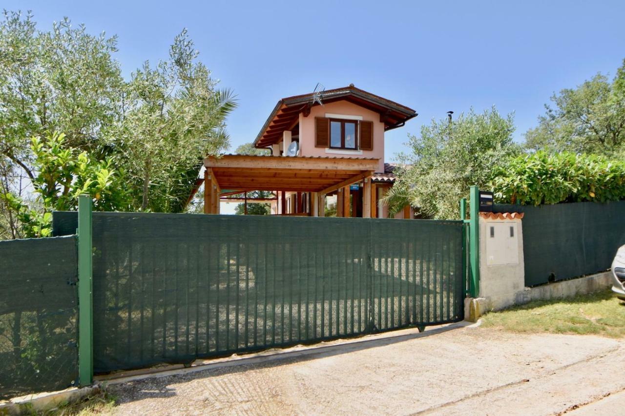Relaxing Holiday House With Terrace Sea View Medulin Ngoại thất bức ảnh